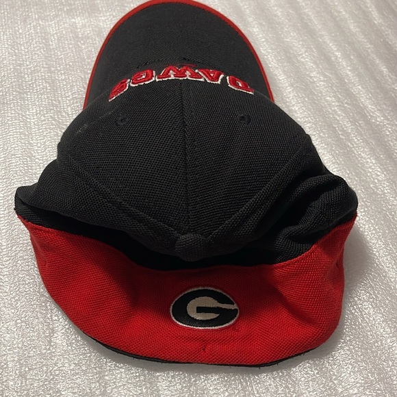 Vintage Sports GA Bulldogs Hat One Size fits All Red Black Snapback - Picture 10 of 12